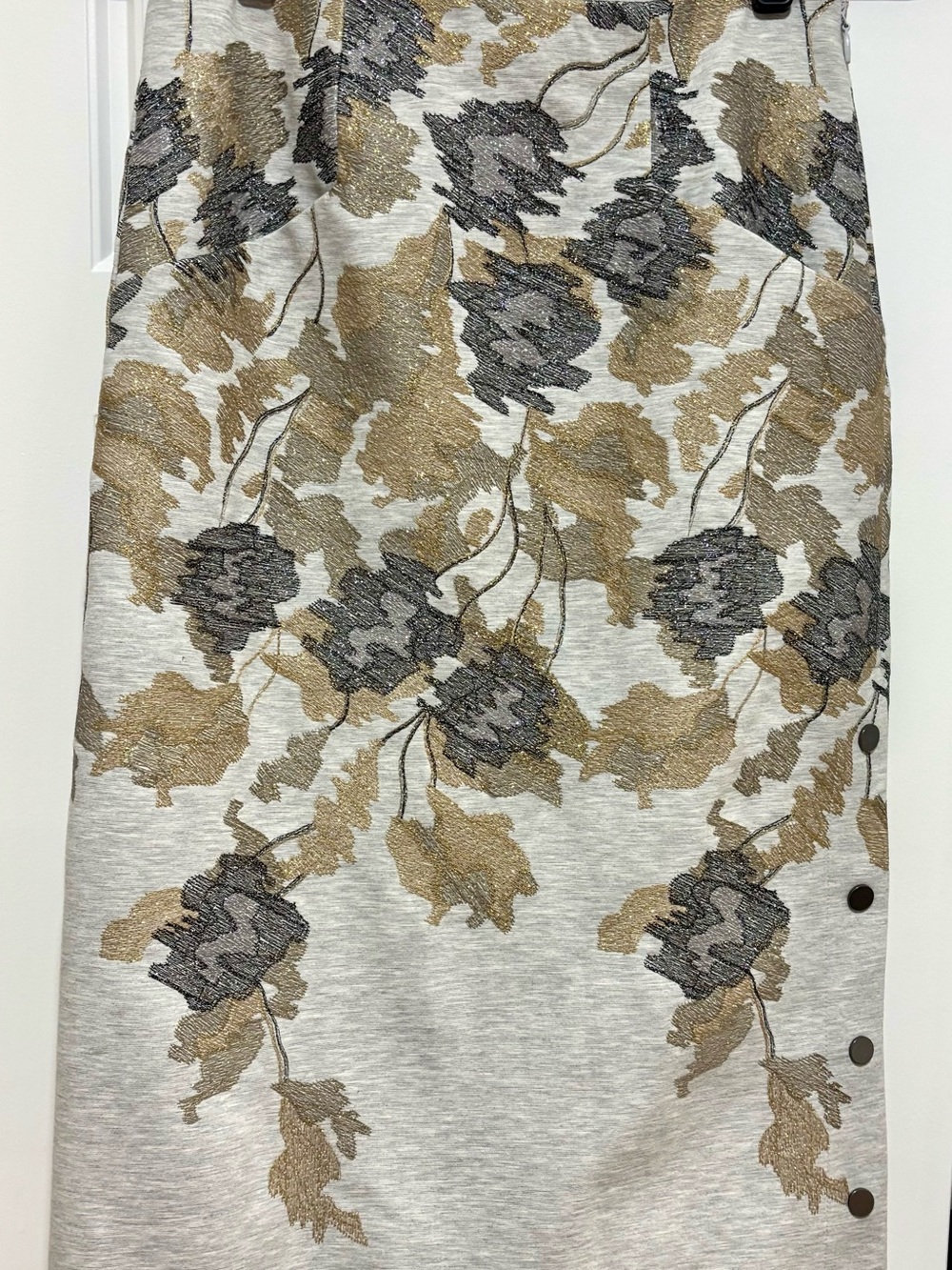 BCBG Runway Collection Pencil Skirt with gorgeous floral detail,NWT 6